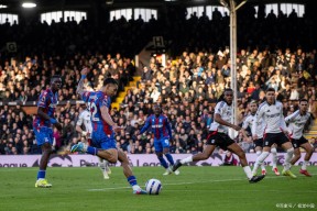 爱游戏体育-里尔客场负于巴黎圣日耳曼，积分榜滑落(里尔vs巴黎圣日耳曼2021)