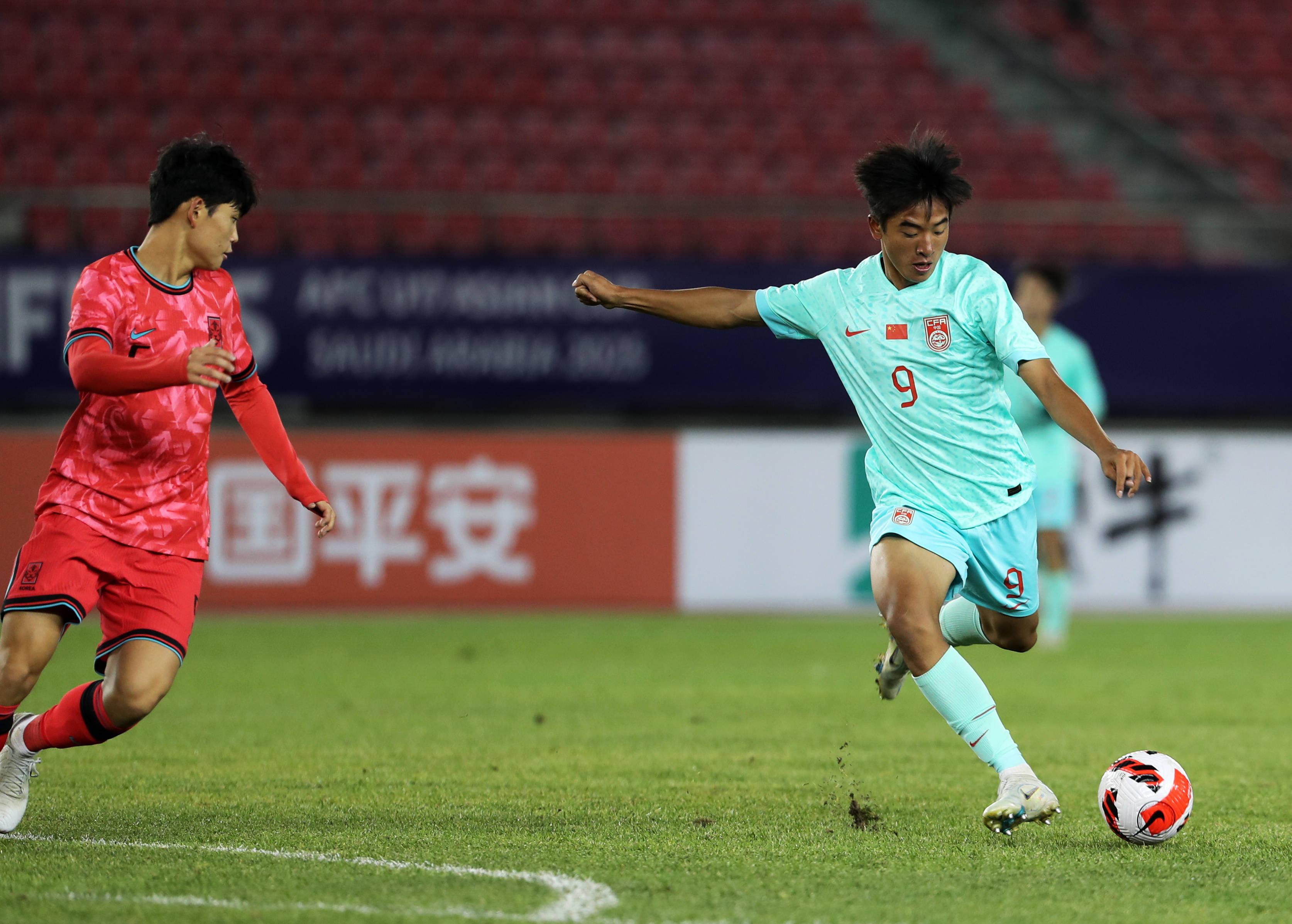 爱游戏-关于亚洲杯角逐激烈备战如火如荼，队员冲刺的信息  第1张